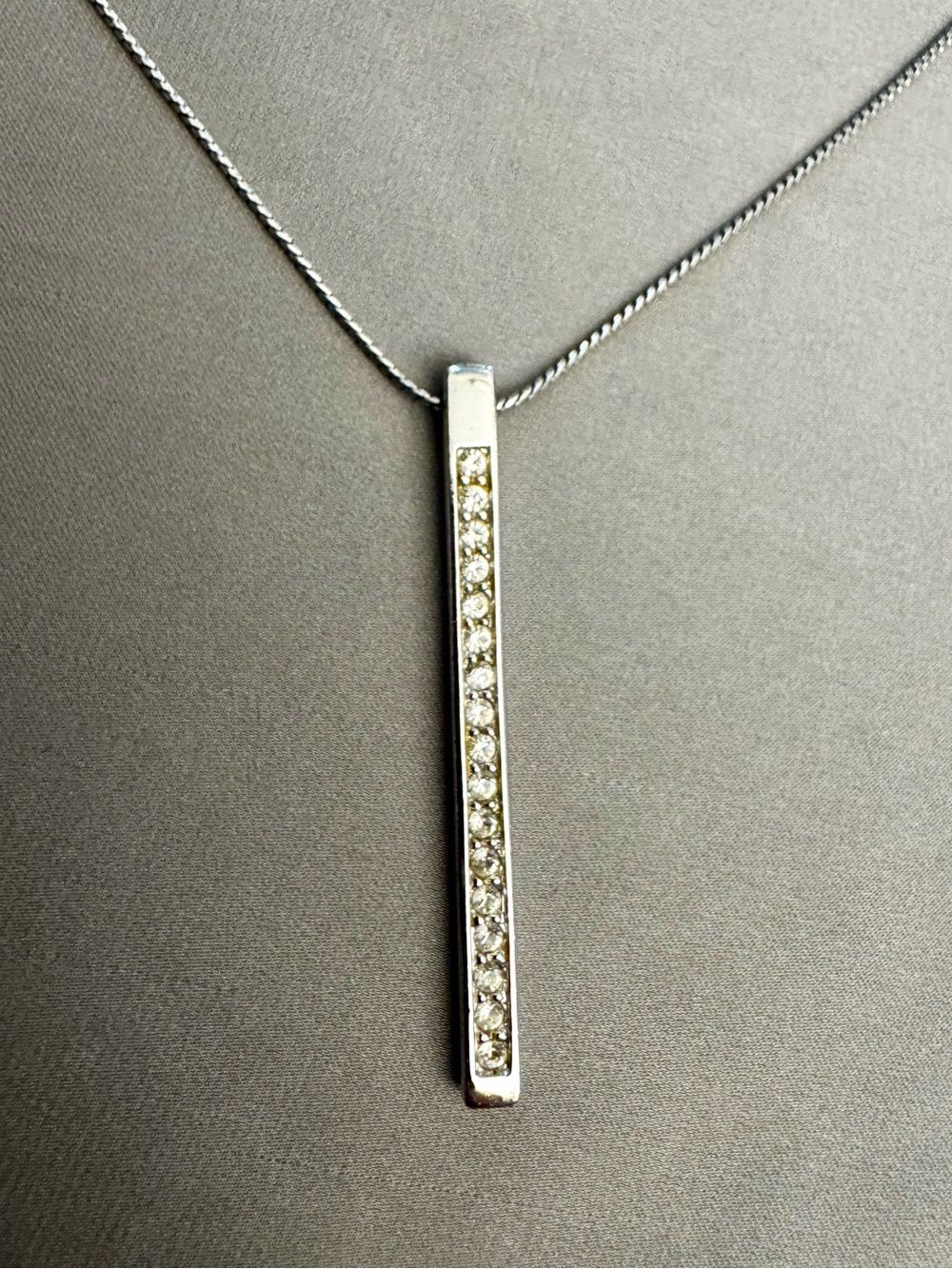 Pandora Vintage Pendant Crystal Necklace with Broken Chain